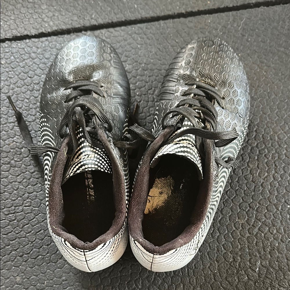 Black and White Men's Athletic Shoes